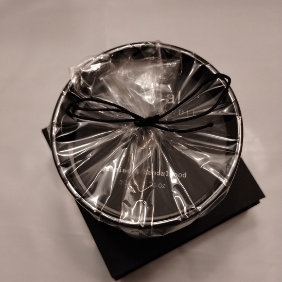 Vernal Oriental Zephyr Natural Soy Blend Candle - NEW! - Picture 2 of 3